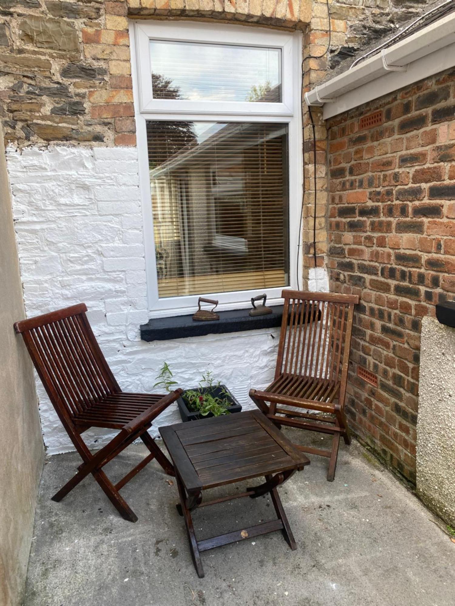 3 Bed Town House Llandeilo Carmarthenshire Villa Exterior photo